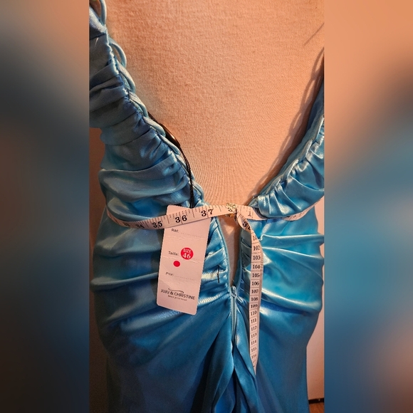 Elegant Blue Halter Dress - Picture 5 of 10
